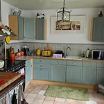 The Lions Den - La Loge Vendégház *