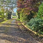 The Lions Den - La Loge Vendégház Mantilly