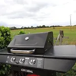 Vendégház The Lions Den - La Loge Mantilly