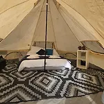 Vendégház The Lions Den - La Loge Mantilly