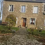 The Lions Den - La Loge Vendégház Mantilly