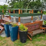 Vendégház The Lions Den - La Loge Mantilly