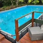 The Lions Den - La Loge * Mantilly