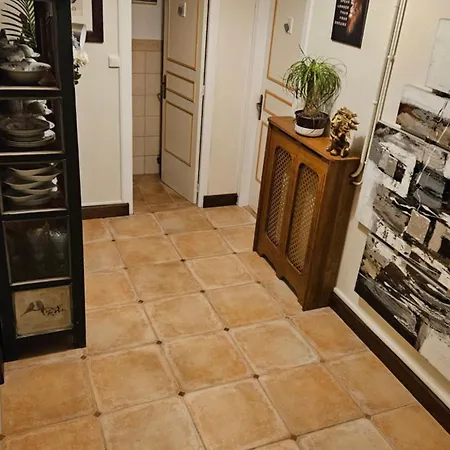 בית הארחה The Lions Den - La Loge *