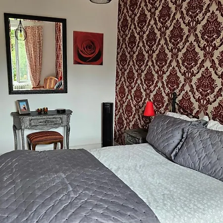 The Lions Den - La Loge *