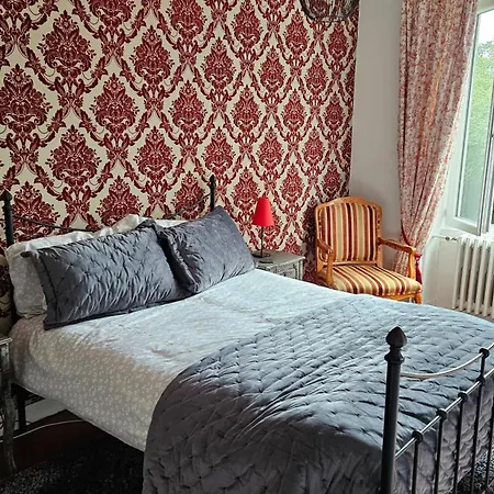 The Lions Den - La Loge בית הארחה