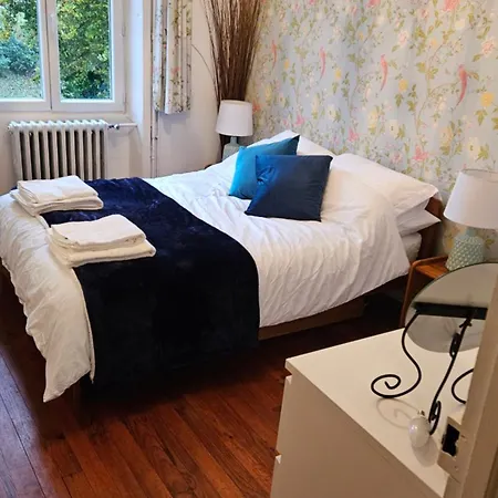 The Lions Den - La Loge ゲストハウス Mantilly