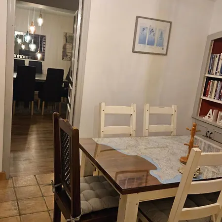 The Lions Den - La Loge בית הארחה Mantilly