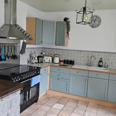 ゲストハウス The Lions Den - La Loge *