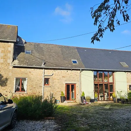 ゲストハウス The Lions Den - La Loge *