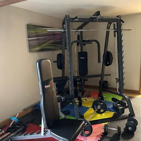 The Lions Den - La Loge