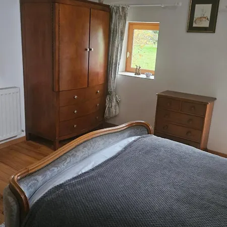 The Lions Den - La Loge * Mantilly