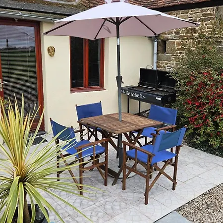 ゲストハウス The Lions Den - La Loge