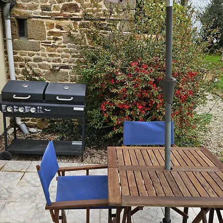 ゲストハウス The Lions Den - La Loge *