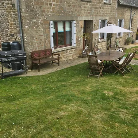 בית הארחה The Lions Den - La Loge Mantilly