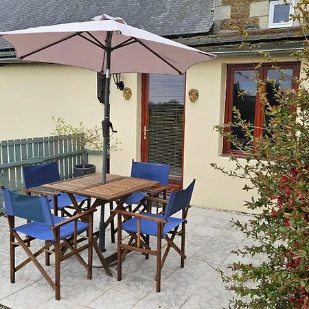 The Lions Den - La Loge *