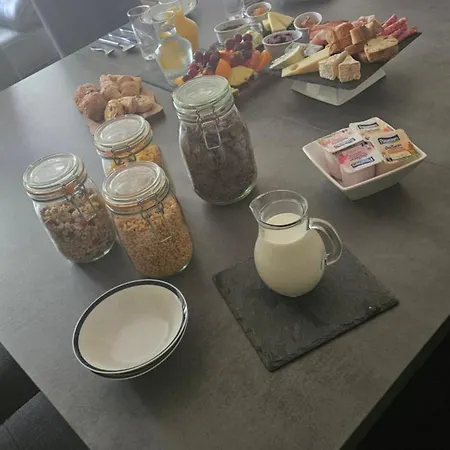 בית הארחה The Lions Den - La Loge *