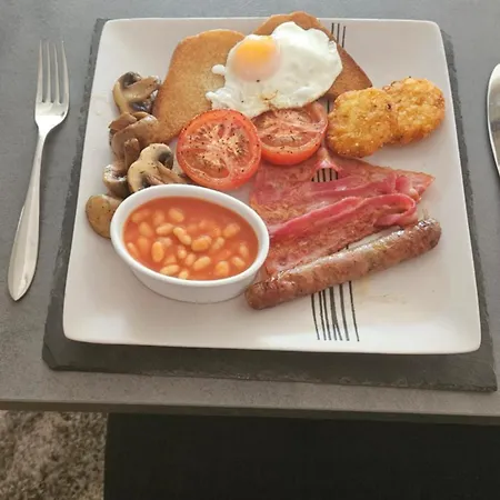 ゲストハウス The Lions Den - La Loge *