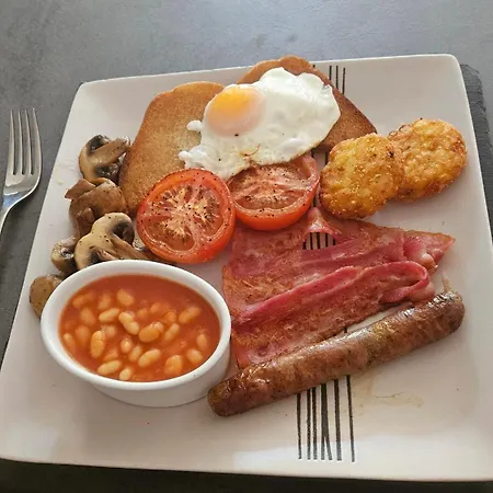 ゲストハウス The Lions Den - La Loge *