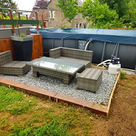 ゲストハウス The Lions Den - La Loge Mantilly