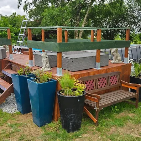 בית הארחה The Lions Den - La Loge Mantilly