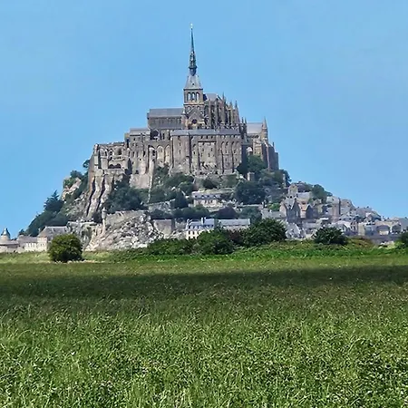 The Lions Den - La Loge Mantilly