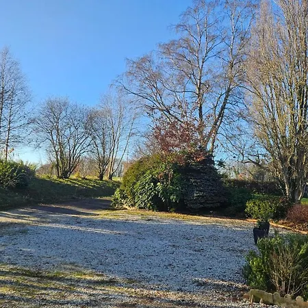 The Lions Den - La Loge