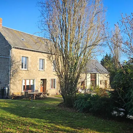 The Lions Den - La Loge *