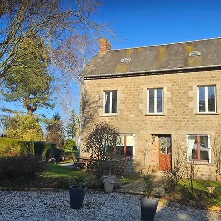 בית הארחה The Lions Den - La Loge *