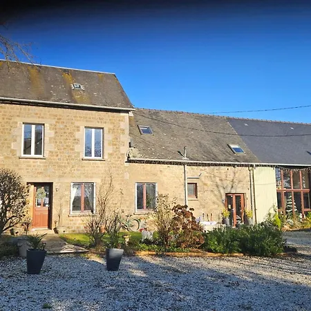 The Lions Den - La Loge Mantilly