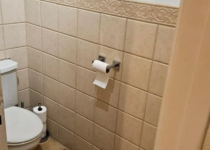 Πανσιόν The Lions Den - La Loge Mantilly