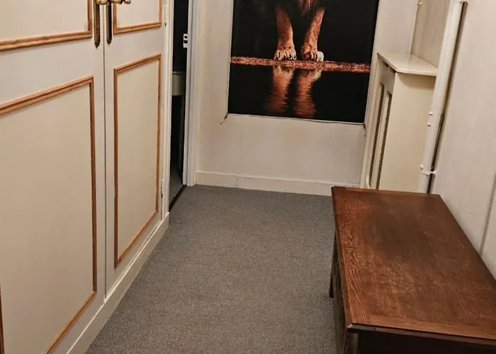 Pensjonat The Lions Den - La Loge