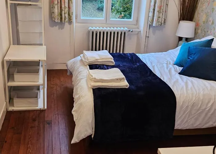 The Lions Den - La Loge Πανσιόν