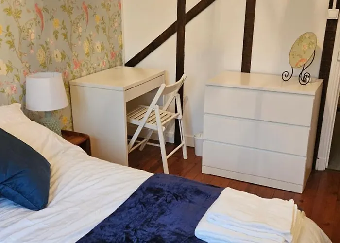 Πανσιόν The Lions Den - La Loge *