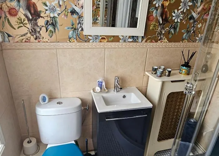 The Lions Den - La Loge * Mantilly