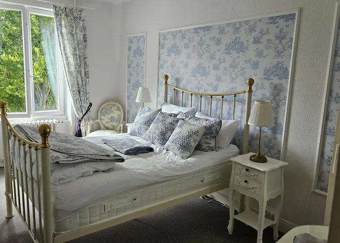 Πανσιόν The Lions Den - La Loge *