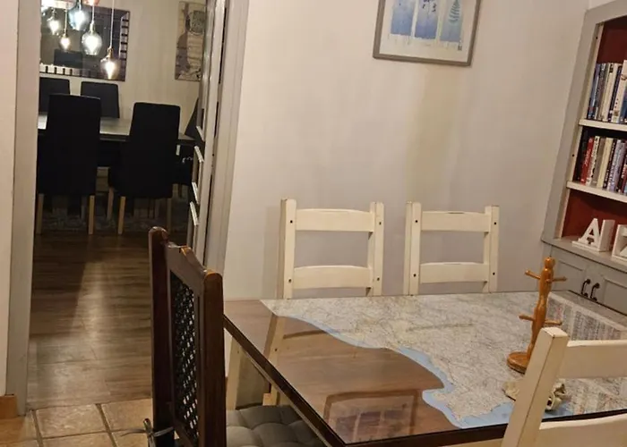 The Lions Den - La Loge Πανσιόν Mantilly