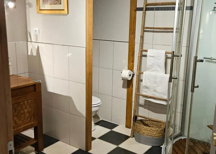 Πανσιόν The Lions Den - La Loge