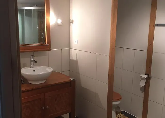 Πανσιόν The Lions Den - La Loge