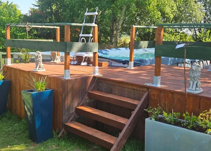 The Lions Den - La Loge