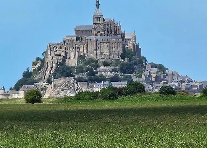 The Lions Den - La Loge Mantilly