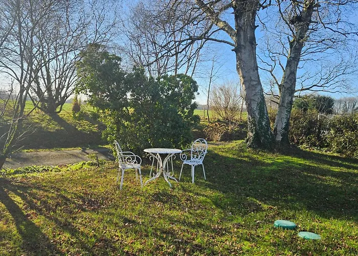 The Lions Den - La Loge *